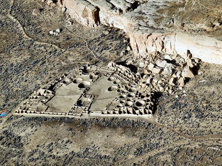 Vista aérea de Pueblo Bonito tras el derrumbe de 1941